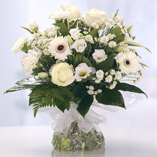 White - aquapack bouquet
